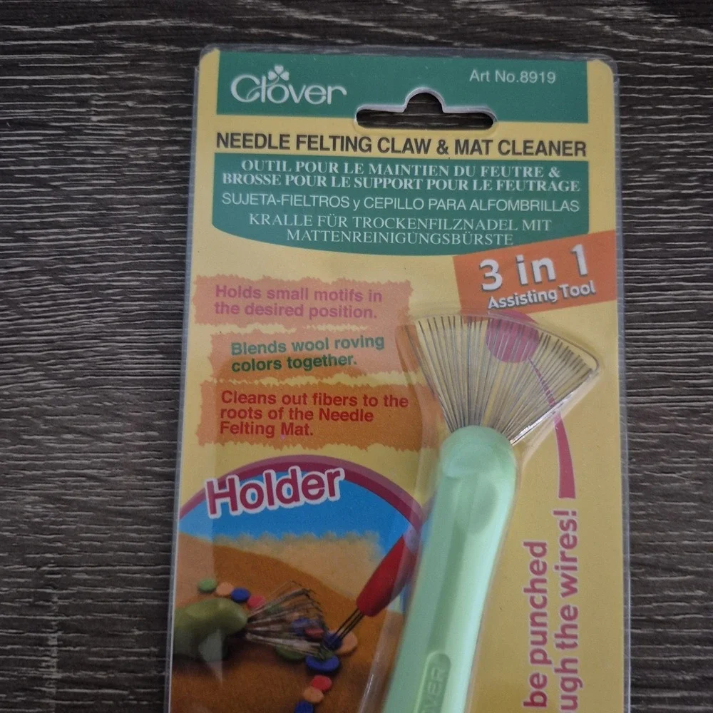 Clover Needle Felting Claw & Mat Cleaner
